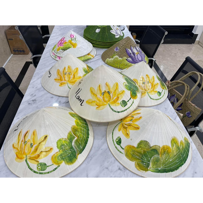 Nón lá vẽ hoa cho bé 33cm