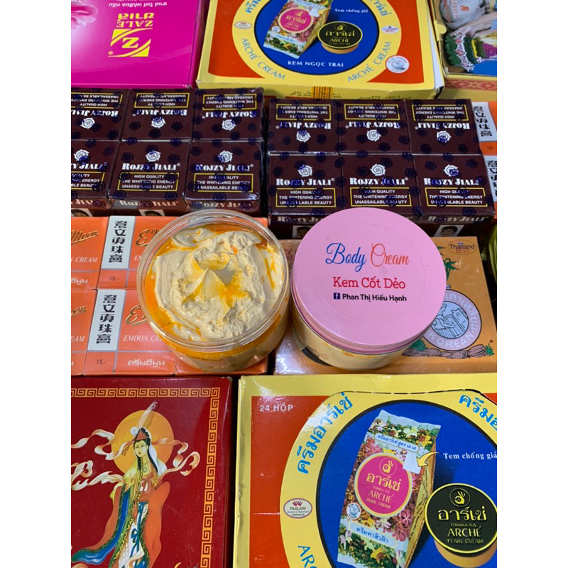 Kem cốt sâm dẻo ủ trắng body 200g (kèm bao tay tdc)