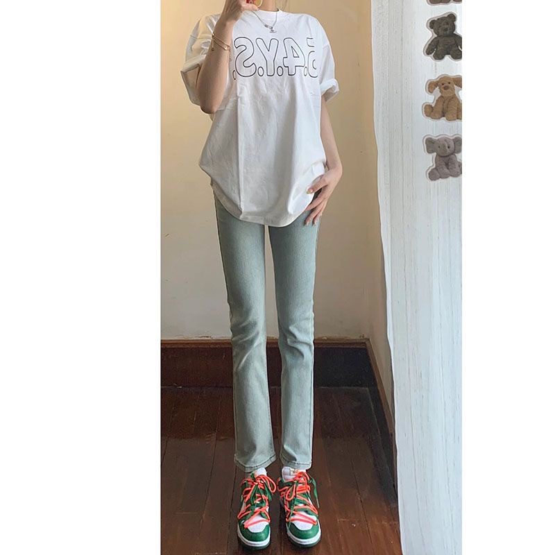 Quần bò ống đứng màu xanh nhạt may gấu , Quần jean ống đứng lưng cao màu xanh nhạt may gấu phù hợp đi các hoạt động MS31 | BigBuy360 - bigbuy360.vn