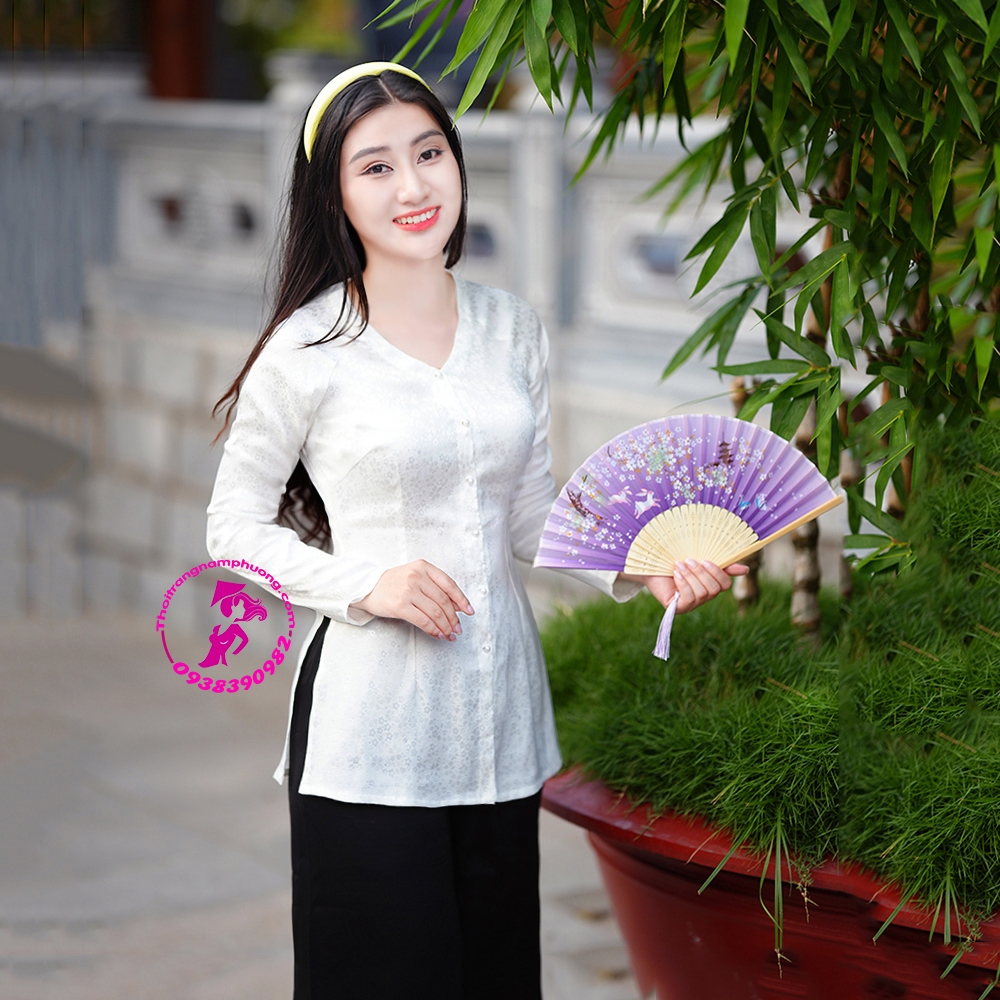 Áo bà ba nữ vải gấm lụa màu trắng ngôi sao nhí, cổ tim - Nam Phương. GNP155T