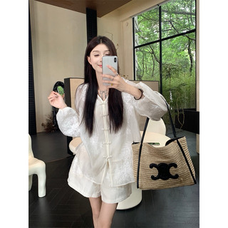 𝐋𝐨𝐥𝐢𝐬𝐭𝐨𝐫𝐞 - Set áo thêu cổ V tay bo (Kèm áo mặc trong) + Quần ngắn phong cách tỷ tỷ Trung Hoa
