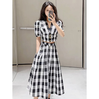 Set áo kèm chân váy Lưu Diệc Phi caro xoè