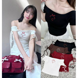 Áo trễ vai tay ngắn buộc dây thêu nơ đỏ dáng croptop, Lipeo.store