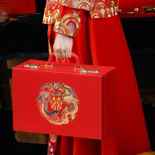 cốp thêu long phụng đựng khăn áo bản mệnh , phong bao lì xì