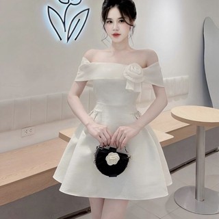 Váy trễ vai nơ lệch đính đá