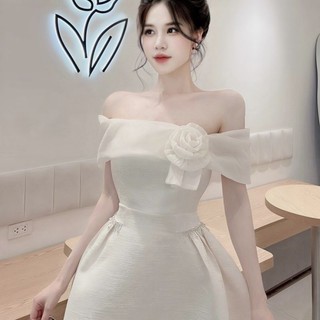 Váy trễ vai nơ lệch đính đá