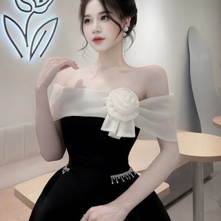 Váy trễ vai nơ lệch đính đá