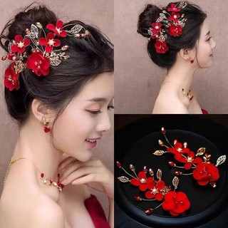 Những mẫu cài đỏ, cài tóc cô dâu