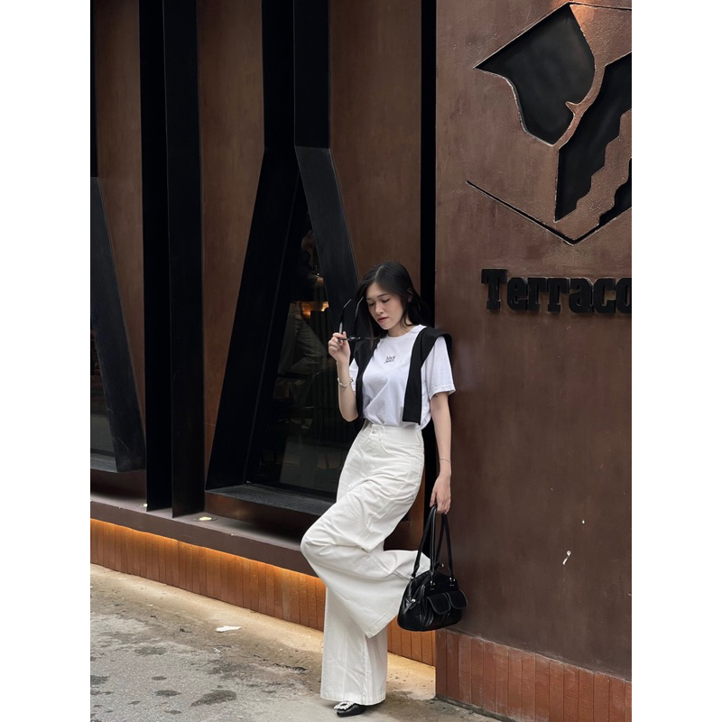 Áo Thun Nữ Baby Tee JUSTDUN B1 – Thêu “BLACK PEARL”, Chất Cotton Mềm Mịn, Co Giãn Nhẹ, Form Gọn Trẻ Trung | BigBuy360 - bigbuy360.vn