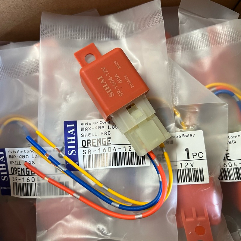 Rơ le 4 chân SIHAI ( kèm rắc cắm )