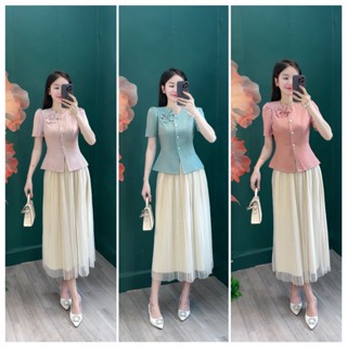 Áo thiết kế YUNLAM CLOSET, thiết kế cổ tròn dáng peplum đính hoa cổ vải ÁO HOA VẢI XƯỚC Ý