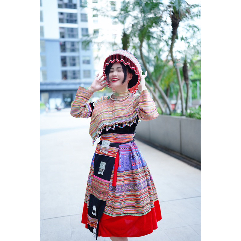 Bộ Trang Phục Gốc Của Dân Tộc HMong