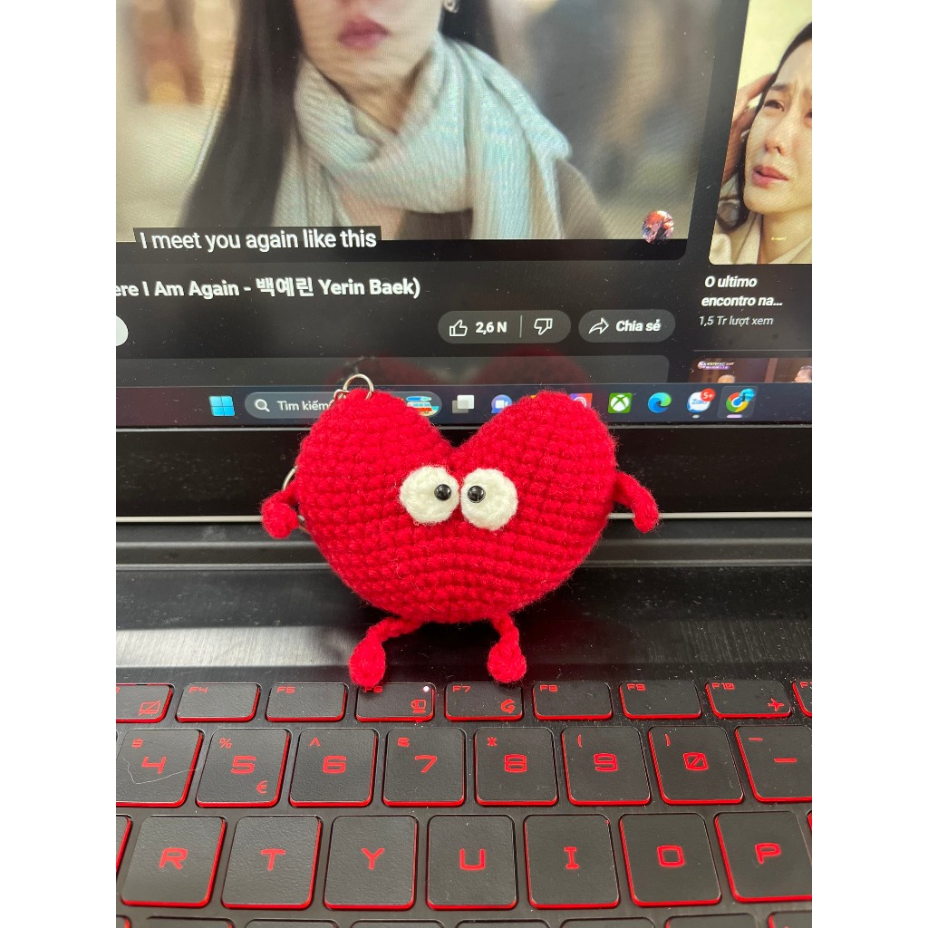 Móc len trái tim siêu đáng yêu treo ballo rấc là đẹp