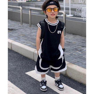 Bộ bé trai sat nách
