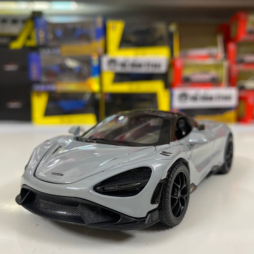 Mô hình xe kim loại Mclaren 765LT có hộp kính màu xám tỉ lệ 1:32