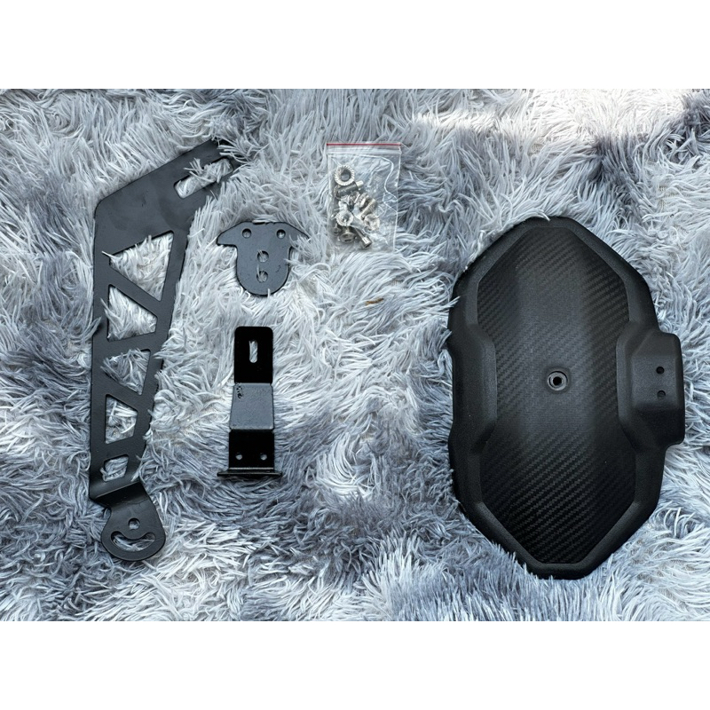 Chắn bùn carbon chân thép siêu chắc chắn cho Kymco Kpipe