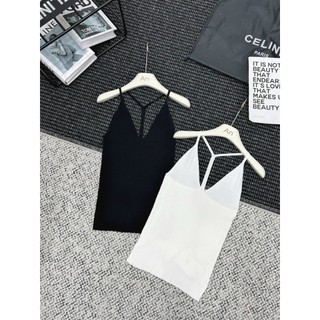 áo xẻ ngực dây lưng