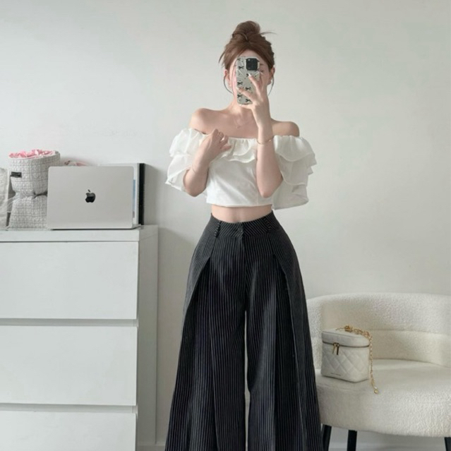 𝐛𝐲𝐂𝐡𝐚𝐧𝐡 - Kellie Set: Áo Trễ Vai + Quần Suông Sọc