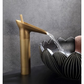 FLASH SALE!!! Vòi Lavabo NÓNG LẠNH đồng cổ điển kiểu thác chảy cao 30cm