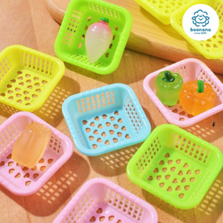 Set 5 rổ nhựa mini màu ngẫu nhiên, trang trí nhà búp bê Boonana