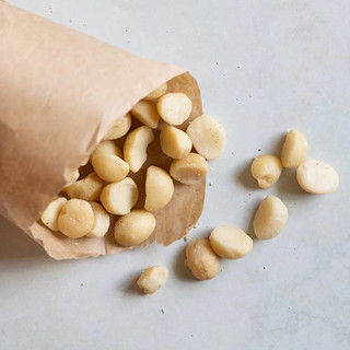Hạt macca vỡ đôi (Macadamia nuts) - 100gr & 200gr (chia lẻ từ túi 500gr)