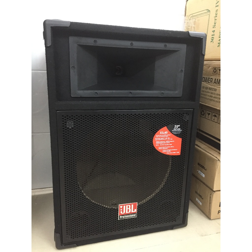 1 CAI Vỏ thùng loa bọc nỉ 4 tấc 1 bass 40 và 1 chép họng kèn hàng mới 100% ( 1 CAI)