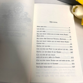 Sách - Tử thư Tây Tạng