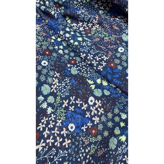 Vải voan chiffon hoa nhí nền xanh dương MS9617