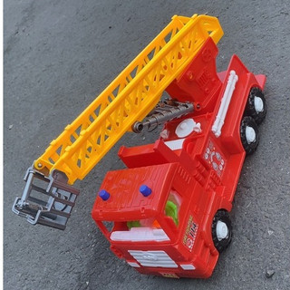 Đồ chơi xe thang cứu hoả chạy bánh đà, xe cứu hỏa toy chạy trớn