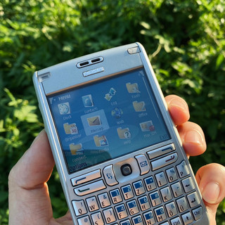 Điện Thoại Nokia E61