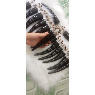 Cây hoa khế 5 chân đánh gió giải cảm massage thư giãn