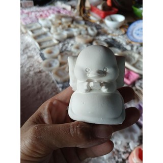 Tượng thạch cao chú vit