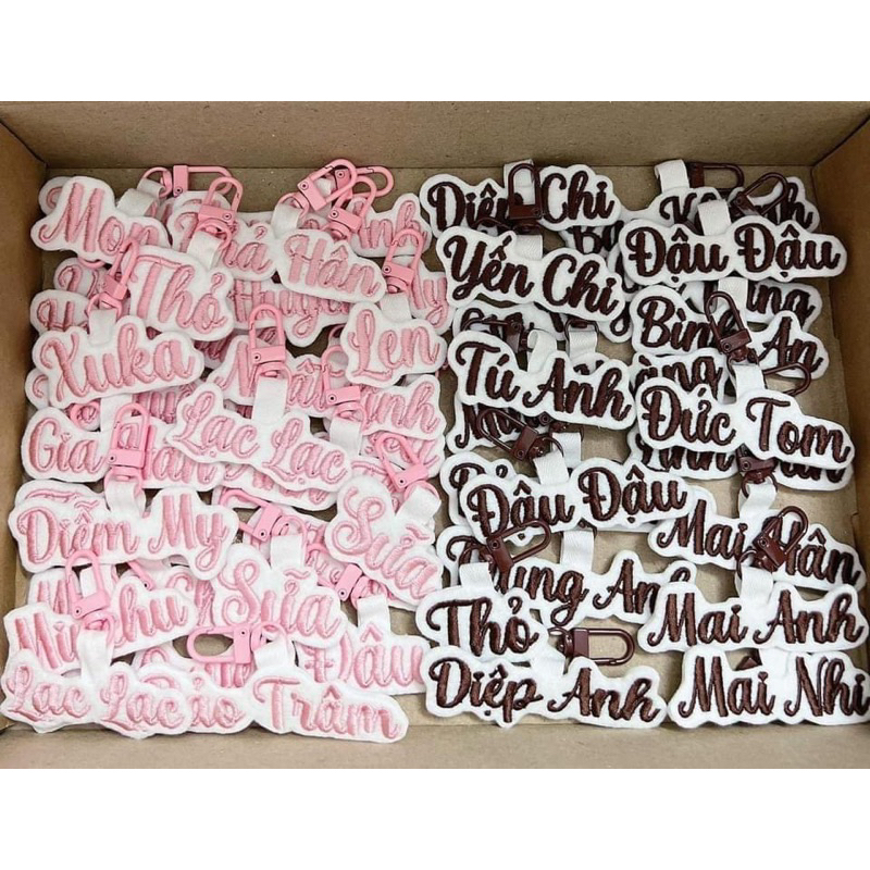 Nametag thêu tên theo yêu cầu
