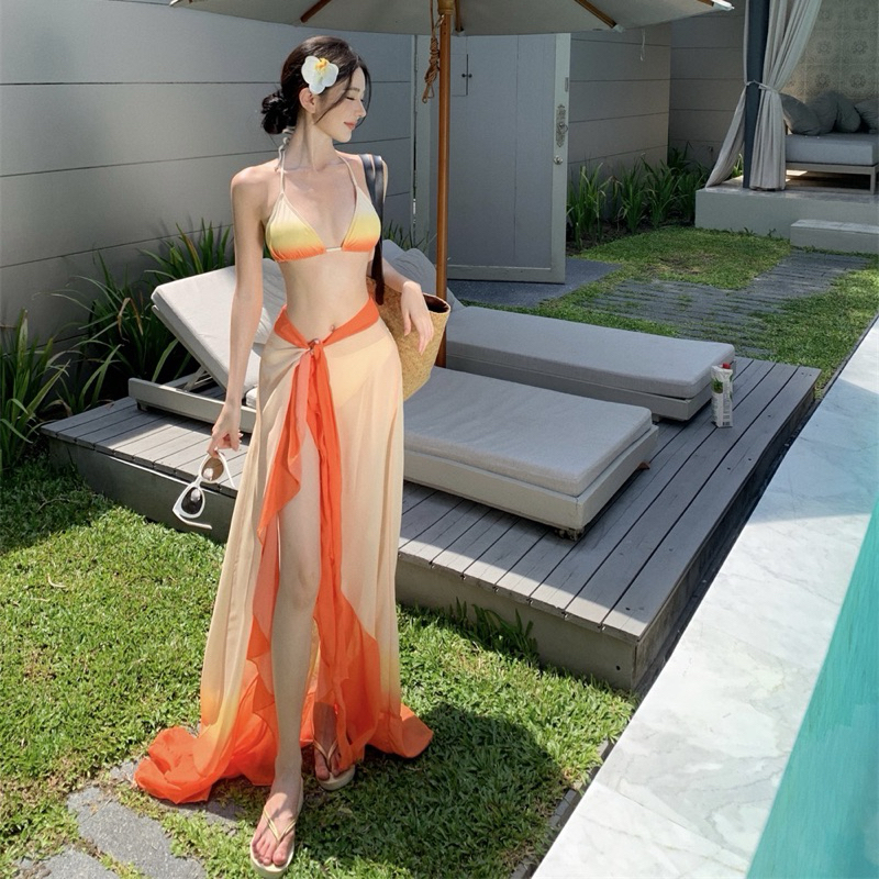 Set bikini 3 món diện hè rực rỡ