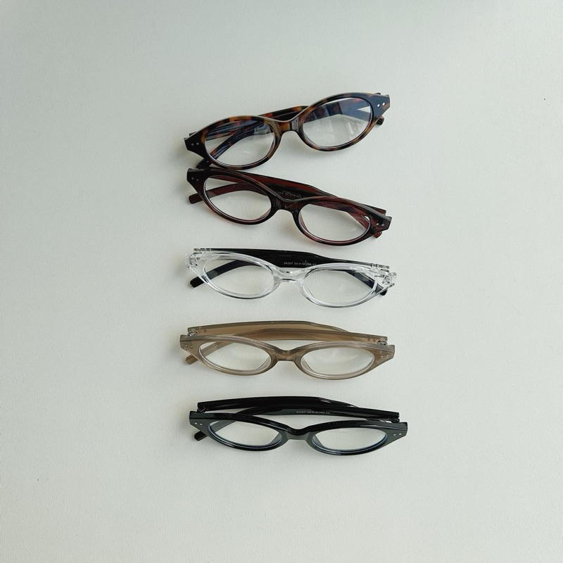 Lyys Store - Gọng nhựa bầu dục nhỏ retro y2k GM : 2 chấm ngang 1818 (20267)