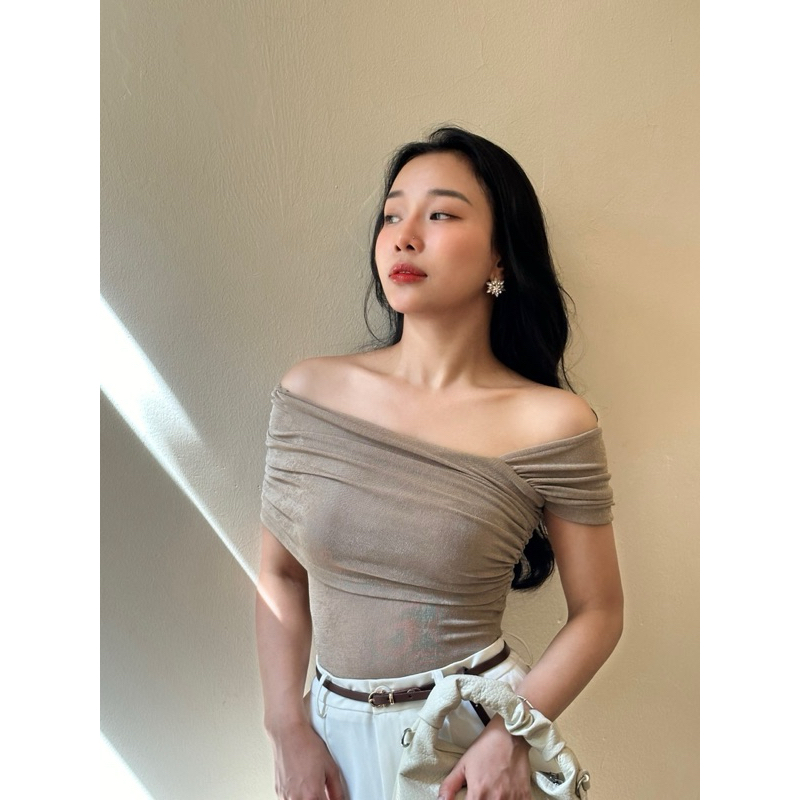 Áo Thun Lệch Vai Ngắn Tay, Áo Mặc Được Nhiều Kiểu, Chất Nhún Nhũ Co Dãn MioLady | BigBuy360 - bigbuy360.vn