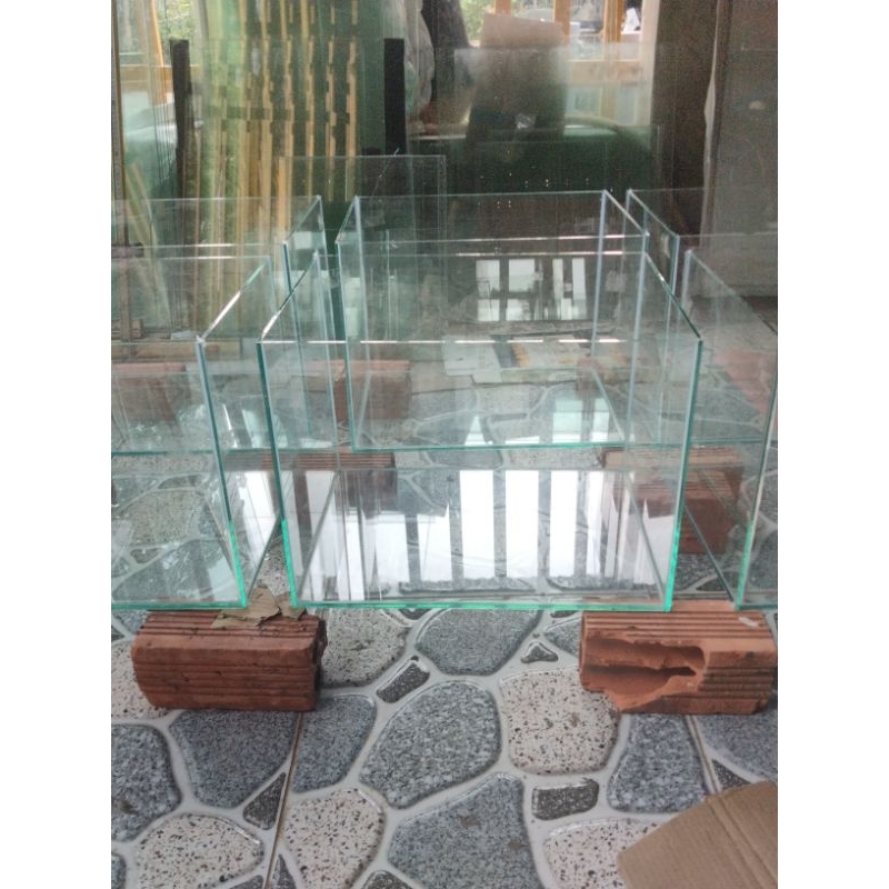 hồ cá 40*30*30 kính 5li. shjp miền nam miền trung thôi