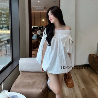 JENNYCLOSET ® Áo váy trễ vai dáng phồng cao cấp đính nơ to,Áo hở vai basic mặc xinh phong cách tiểu thư nhẹ nhàng (sẵn)