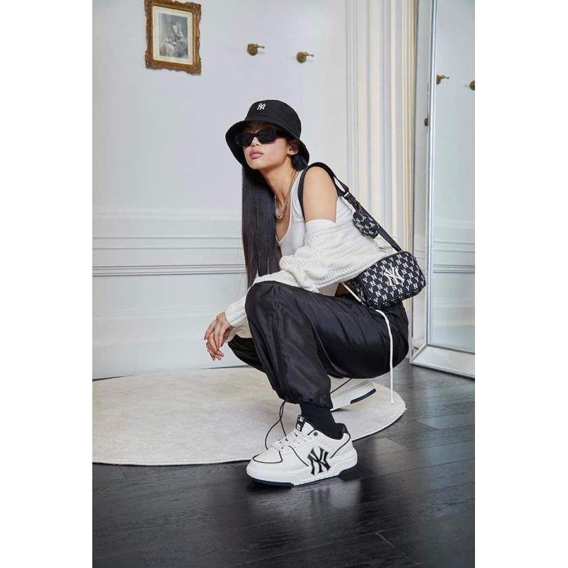 💜🍀 Em Pass Giày MLB size 30 like New ít sử dụng ạ, chị em có thể lại xem trực tiếp nhaaaaa