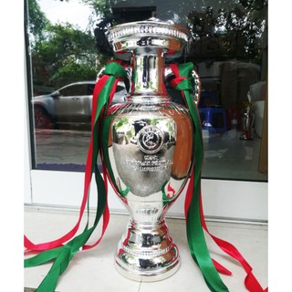 Ảnh thật Cup bóng đá Euro Cup