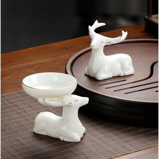 Lọc trà, lược trà bằng sứ trắng bạch định hình chú hươu trắng vẽ vàng