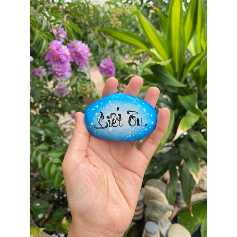 Hòn đá biết ơn xanh hy vọng
