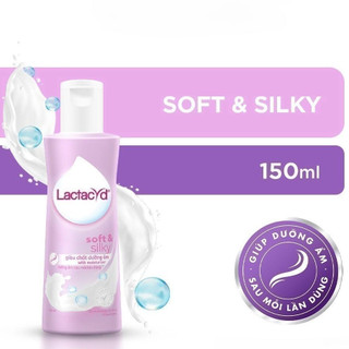 Dung dịch vệ sinh phụ nữ Lactacyd Soft & Silky dưỡng ẩm 150ml
