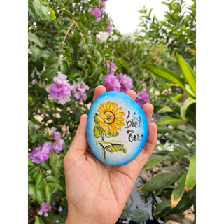 Hòn đá biết ơn mẫu hoa hướng dương