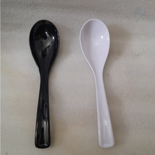 Muỗng phở nhựa Melamine màu Đen/Trắng Size 17cm