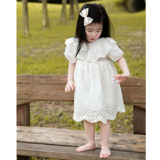 Váy trắng thiết kế cho bé gái Emily
