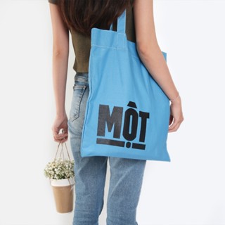 Một cái giỏ (tote bag) canvas quá dày