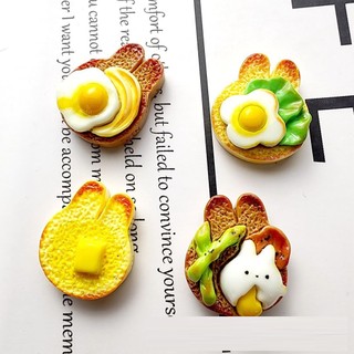 Mô hình bánh mì tai thỏ trang trí nhà búp bê