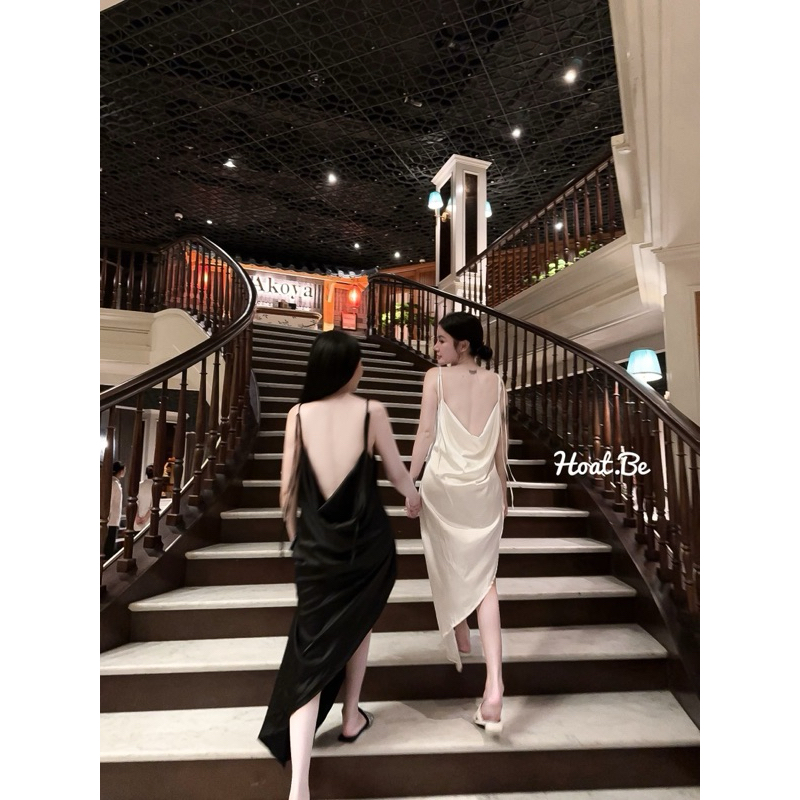 Váy lụa lưng đổ Chuẩn ảnh