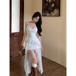 Đầm hai dây ren tầng dáng ôm đuôi cá đầm nữ hit. Váy dây phối ren bèo tầng tua rua sang chảnh, quyến rũ